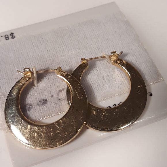 👛2/$20👛2 Pairs Large Goldtone Hoop Earrings - Picture 6 of 8